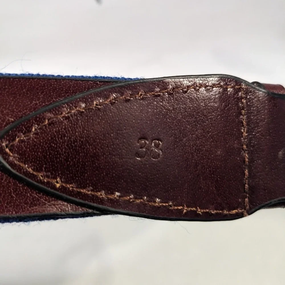 By Paige Mens Needlepoint Bow Tie Belt Blue Leather Brass Buckle Size 38 Preppy